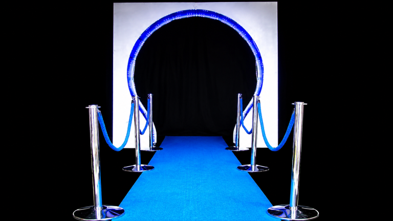 8x8ft Wooden and Perspex Silver Entrance